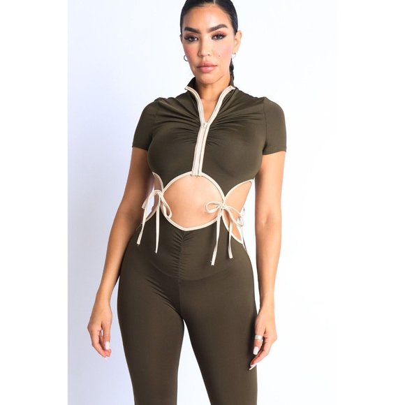 Women's Short Sleeves Zipper Front Tie Detailed Jumpsuit medium - Picture 10 of 11